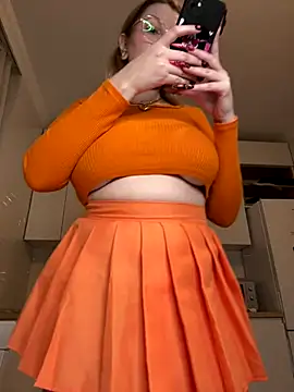 Snapshot of Teya_moon_ chatting on October 28, 2025, 7:27 pm Teya moon  online show from October 28, 2025, 7:27 pm