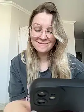 Snapshot of Teya_moon_ chatting on November 20, 2025, 10:48 am Teya moon online show from November 20, 2025, 10:48 am