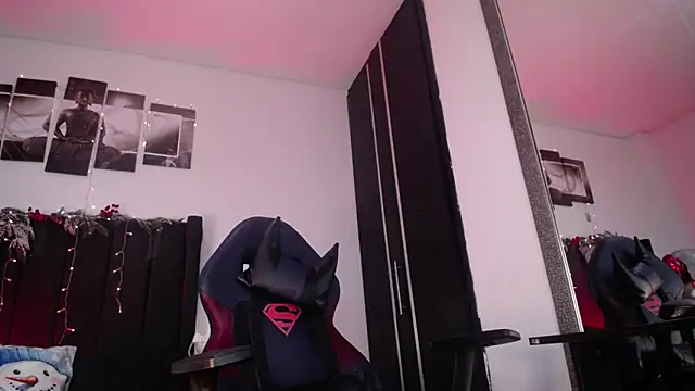 Snapshot of muscle_ares chatting on December 7, 2024, 2:13 pm muscle ares online show from December 7, 2024, 2:13 pm