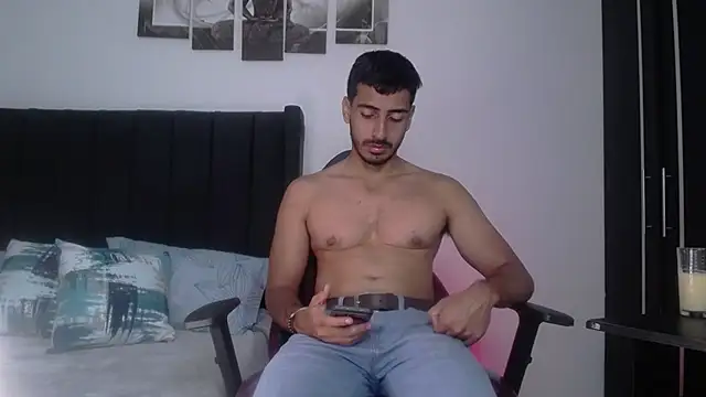 Snapshot of muscle_ares chatting on March 11, 2025, 11:44 am muscle ares online show from March 11, 2025, 11:44 am