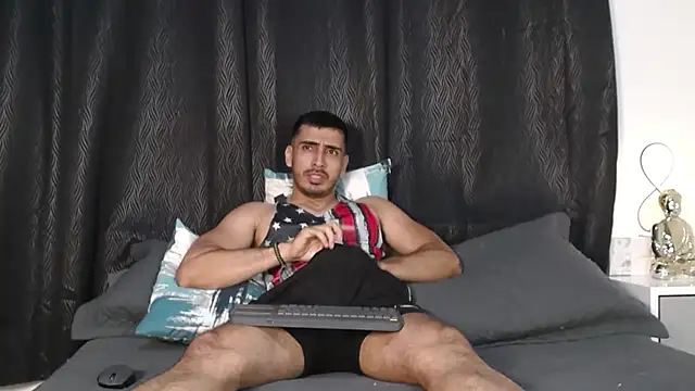 Snapshot of muscle_ares chatting on September 12, 2025, 11:26 pm muscle ares online show from September 12, 2025, 11:26 pm