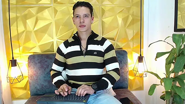 Snapshot of Baxter_Dex chatting on December 6, 2024, 3:19 am Baxter Dex online show from December 6, 2024, 3:19 am