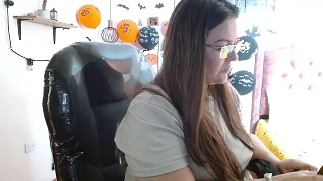 MsJossie online show from October 23, 2025, 3:28 am