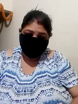 Snapshot of Shoni__ chatting on December 1, 2024, 6:19 pm Shoni online show from December 1, 2024, 6:19 pm