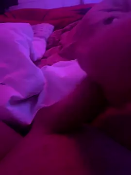 Snapshot of LucaDonna998 chatting on December 3, 2024, 10:29 pm LucaDonna998 online show from December 3, 2024, 10:29 pm