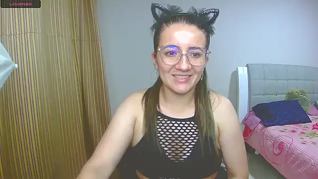 Snapshot of Dayanna_Smitt chatting on February 26, 2025, 12:49 am Dayanna Smitt online show from February 26, 2025, 12:49 am