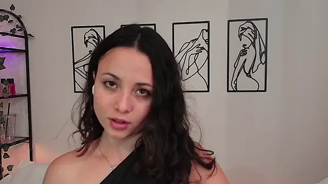 Snapshot of Megan_Rodrigo chatting on October 28, 2025, 7:05 pm Megan Rodrigo online show from October 28, 2025, 7:05 pm