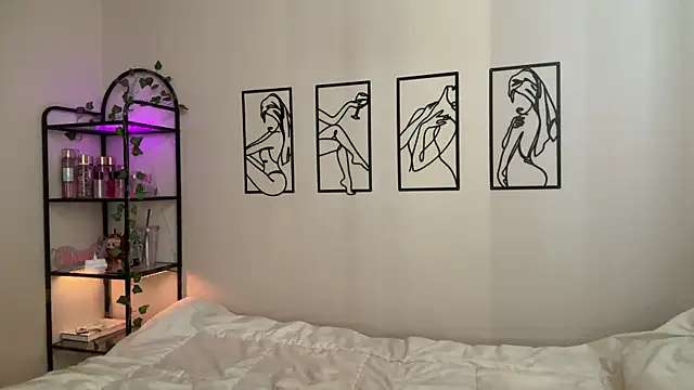 Snapshot of Megan_Rodrigo chatting on November 12, 2025, 7:24 pm Megan Rodrigo online show from November 12, 2025, 7:24 pm