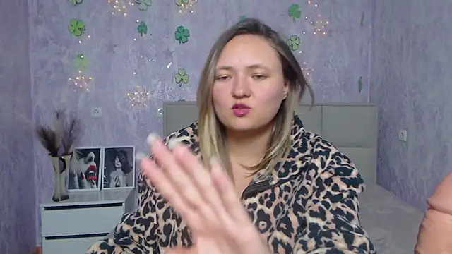 Snapshot of SallyVerda chatting on March 21, 2025, 4:39 am SallyVerda online show from March 21, 2025, 4:39 am