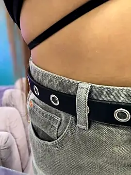 Amber Martins  online show from September 24, 2025, 9:40 pm