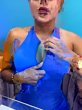 Amber Martins  online show from October 30, 2025, 6:30 pm