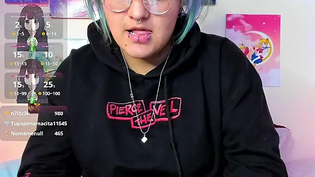 Snapshot of lucky-leah chatting on January 17, 2025, 10:11 am lucky-leah online show from January 17, 2025, 10:11 am
