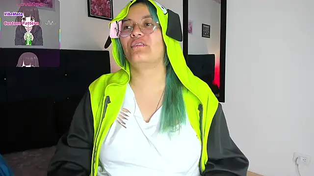 Snapshot of lucky-leah chatting on March 23, 2025, 7:42 am lucky-leah online show from March 23, 2025, 7:42 am