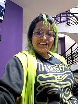 Snapshot of lucky-leah chatting on September 27, 2025, 3:22 am lucky-leah online show from September 27, 2025, 3:22 am