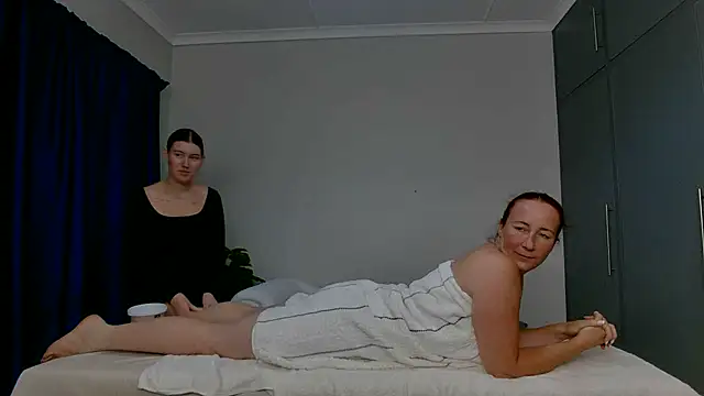 C1eopatra online show from February 16, 2025, 6:32 pm