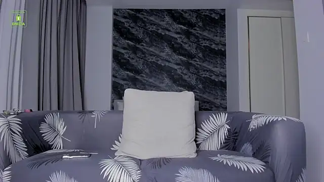  Yvonne  online show from November 5, 2025, 12:27 pm