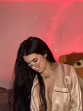 Snapshot of Ambar_R0SSE chatting on January 13, 2025, 5:01 am Ambar R0SSE online show from January 13, 2025, 5:01 am
