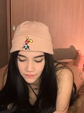 Snapshot of Ambar_R0SSE chatting on March 5, 2025, 6:01 am Ambar R0SSE online show from March 5, 2025, 6:01 am