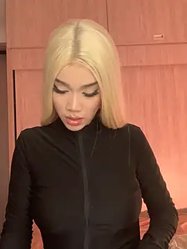 Snapshot of Ambar_R0SSE chatting on March 12, 2025, 5:46 am Ambar R0SSE online show from March 12, 2025, 5:46 am