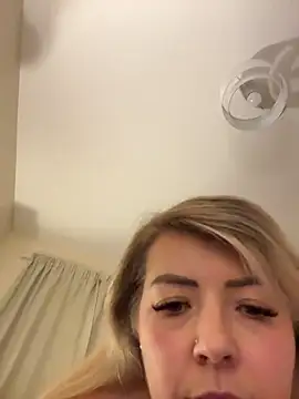 Snapshot of xxcurvyjessiexx chatting on November 6, 2025, 8:32 pm xxcurvyjessiexx online show from November 6, 2025, 8:32 pm