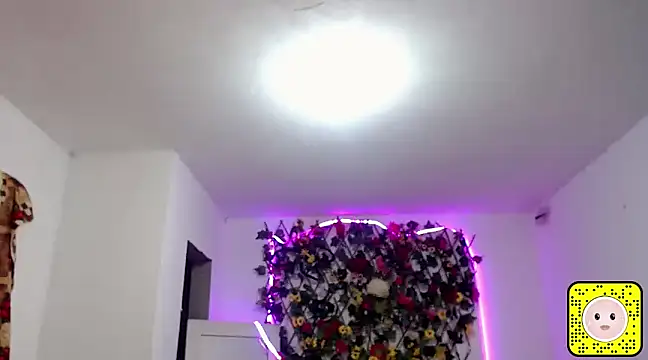 Snapshot of sexysusan4you chatting on March 14, 2025, 9:54 pm sexysusan4you online show from March 14, 2025, 9:54 pm