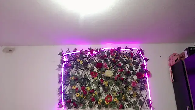 Snapshot of sexysusan4you chatting on November 6, 2025, 6:20 pm sexysusan4you online show from November 6, 2025, 6:20 pm