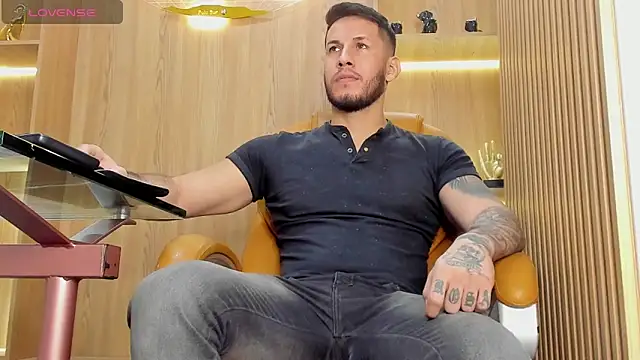 Snapshot of George_Diesell chatting on January 16, 2025, 8:14 pm George Diesell online show from January 16, 2025, 8:14 pm