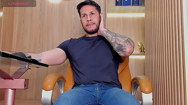 Snapshot of George_Diesell chatting on November 14, 2025, 10:29 pm George Diesell online show from November 14, 2025, 10:29 pm