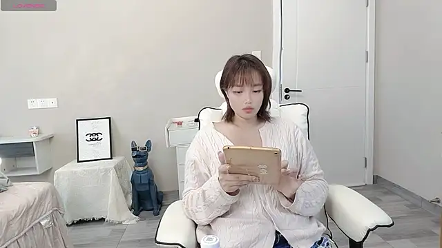 Cothy Ti online show from November 7, 2025, 4:23 am