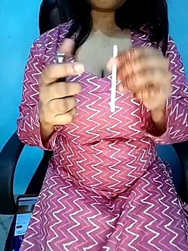 Snapshot of Dayna-36 chatting on December 25, 2024, 4:43 pm Dayna-36 online show from December 25, 2024, 4:43 pm