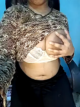 Snapshot of Dayna-36 chatting on January 1, 2025, 5:54 am Dayna-36 online show from January 1, 2025, 5:54 am