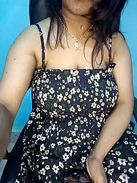 Snapshot of Dayna-36 chatting on February 5, 2025, 10:55 pm Dayna-36 online show from February 5, 2025, 10:55 pm