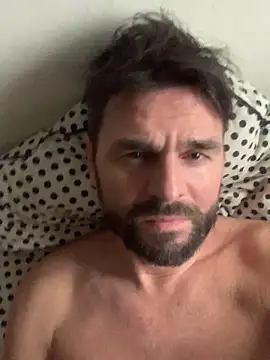 Snapshot of TB1977DK chatting on December 5, 2025, 11:30 am TB1977DK online show from December 5, 2025, 11:30 am