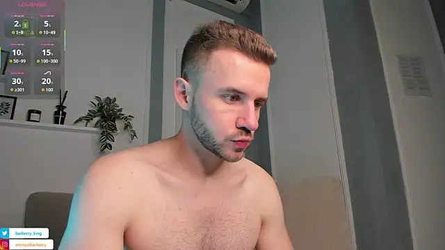 Snapshot of EnriqueBarberry chatting on October 25, 2025, 5:26 am EnriqueBarberry online show from October 25, 2025, 5:26 am