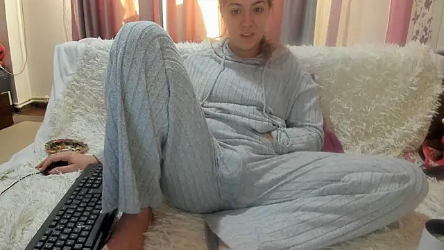 Dyana Kaylinn online show from January 7, 2025, 8:24 am