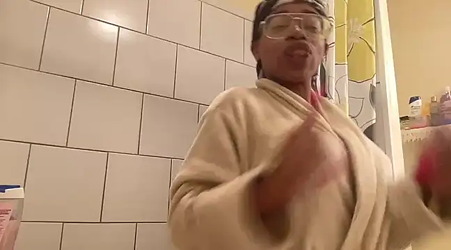 MommyConfident online show from January 8, 2025, 12:28 am