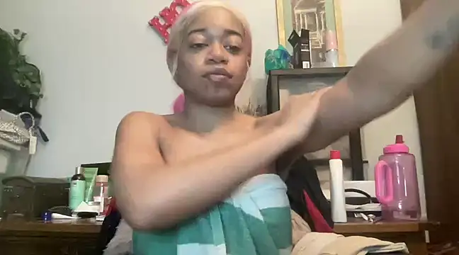 MommyConfident online show from March 20, 2025, 6:53 pm