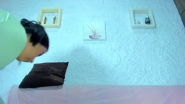 emiily s online show from February 6, 2025, 12:05 pm