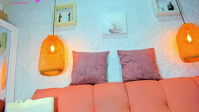 emiily s online show from October 3, 2025, 12:02 pm