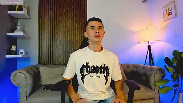 Jotastevensxx online show from November 10, 2025, 7:13 pm