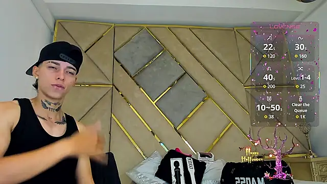 Snapshot of AmberAdams_ chatting on October 23, 2025, 1:21 pm AmberAdams online show from October 23, 2025, 1:21 pm