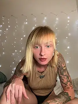 Snapshot of haileyhope_ chatting on October 1, 2025, 6:36 pm haileyhope online show from October 1, 2025, 6:36 pm