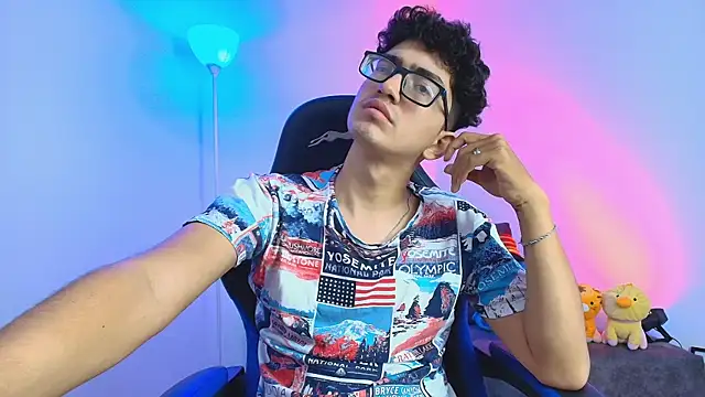 TylerWhite  online show from December 17, 2025, 4:29 am