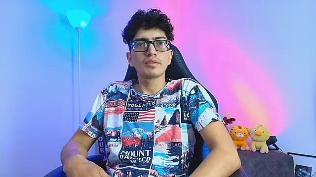 TylerWhite  online show from December 18, 2025, 6:41 am