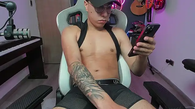 Snapshot of granxarma960 chatting on December 24, 2024, 4:33 am granxarma960 online show from December 24, 2024, 4:33 am