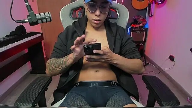 Snapshot of granxarma960 chatting on January 9, 2025, 4:41 am granxarma960 online show from January 9, 2025, 4:41 am