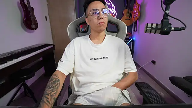 Snapshot of granxarma960 chatting on February 17, 2025, 6:53 am granxarma960 online show from February 17, 2025, 6:53 am