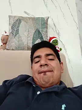 latino17 online show from December 1, 2025, 5:51 pm