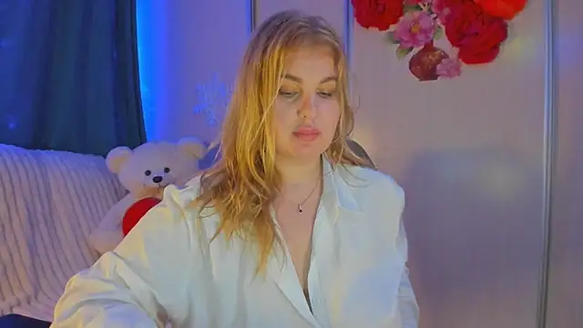 CoraSwon online show from January 29, 2025, 8:04 pm