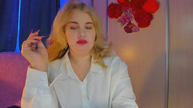 CoraSwon online show from February 5, 2025, 3:31 pm